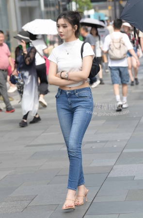 23610-7=60√感觉她真的很像一个港星 12P