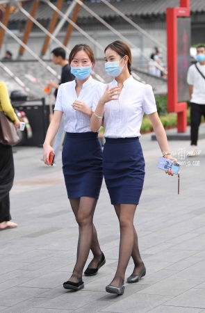 2197-10+47/丝袜女同事 5P