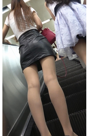 黑色皮裙小姐姐