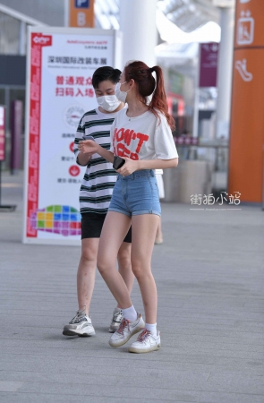 开朗的紧热牛小姐姐