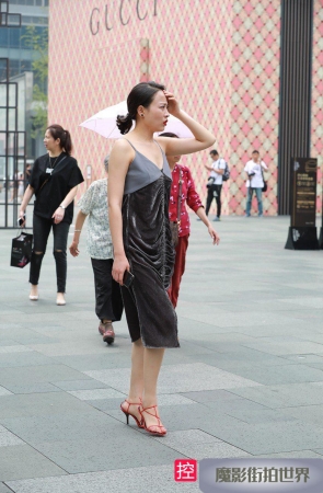 红色的玫瑰性感丰韵的女人MJ1725[227M]