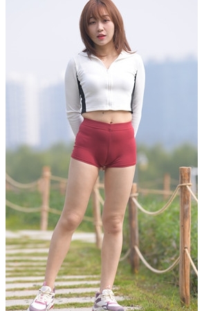 （视频）红色短裤月牙骆驼趾美女[8.64G/MP4]