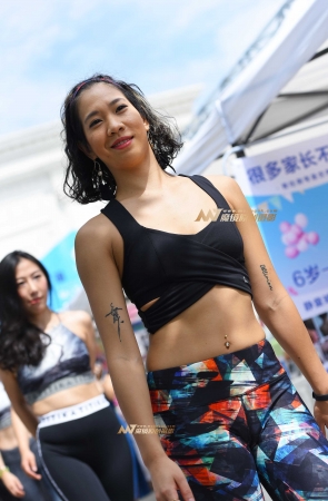 户外运动装展示