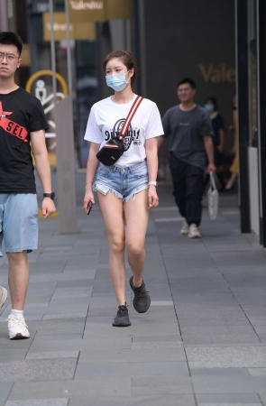 牛仔热裤，我的最爱~