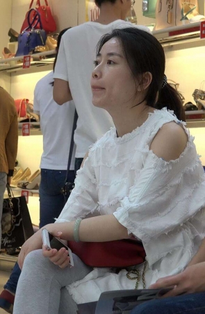 4K – 白色拖鞋 [979 MB/MP4]