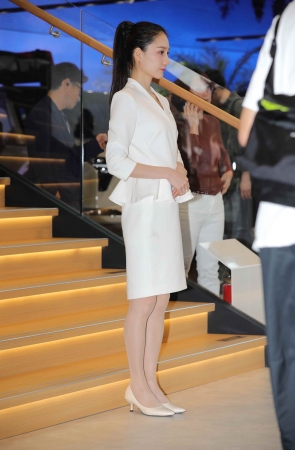 【街拍心灵】雷克萨斯礼仪肉丝街拍高跟美腿