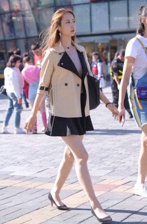 被风吹乱了发 一样有颜值