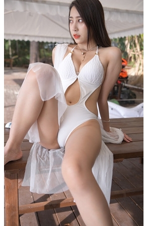 （视频）白色比基尼女孩 [8.97G/MP4]