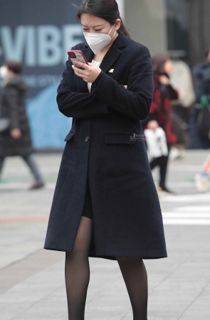 街拍黑丝高跟OL