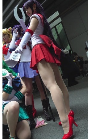 漂亮的肉丝coplay小姐姐