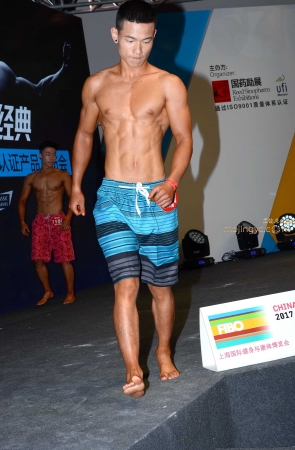 神摄手赛21 肌肉男的排练