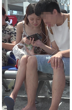 漂亮的白嫩清纯妹子