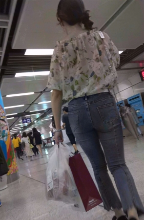 紧身牛仔美臀美女