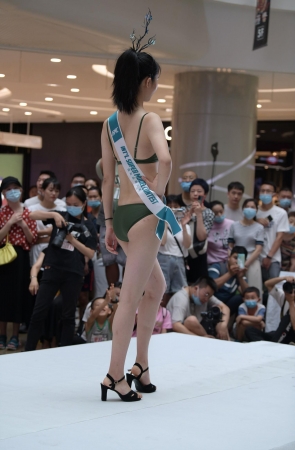 2020成都超模半决赛：16.18.21号选手