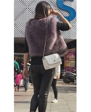 街拍紧身蒲库俩姐妹 [628 MB]