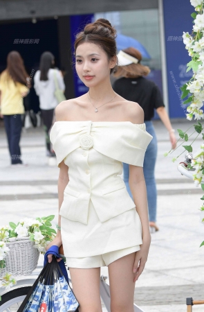 23916-27=46√眉清目秀小仙女【套图➕视频】 13P