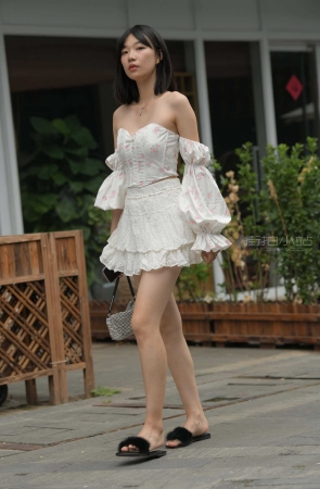 [一始专区] 白裙女孩 【图片➕视频】