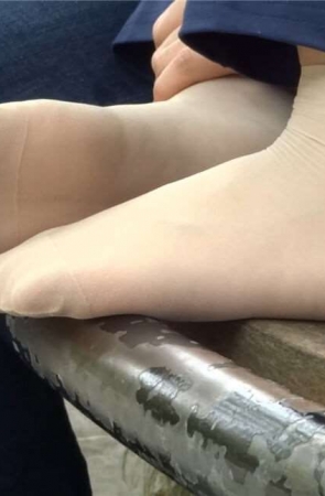 长椅上的少F [431 MB/MP4]