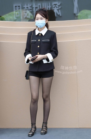 22111-36+99爱穿黑丝的女孩 19P