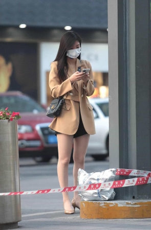 诱惑街拍黑丝高跟shaofu