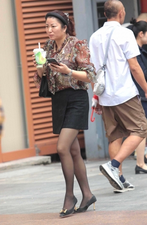 黑丝街拍高跟