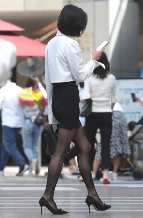 【珏一笑而过】诱惑街拍黑丝OL