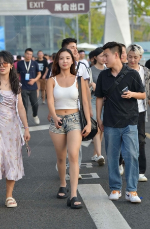 紧致饱满热牛库里丝~