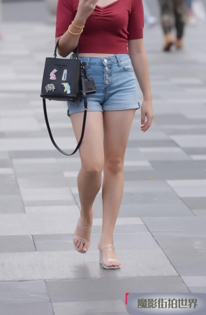 热裤辣妈3A1229[1.06G]