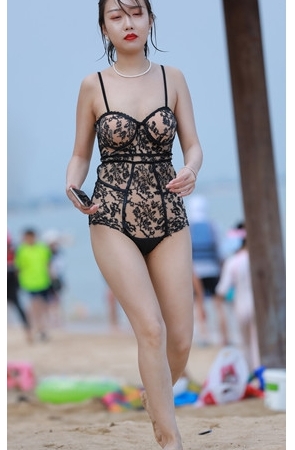 漂亮的连体泳装美女(30P)[277M/JPG]