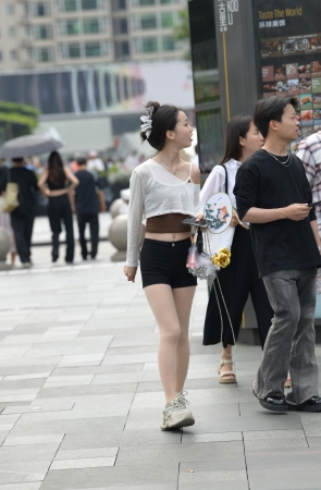 单纯可爱温柔女同学