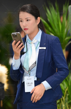 241116-39=35√黑丝职工 10P