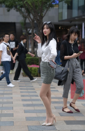 性感的长腿包臀裙美女