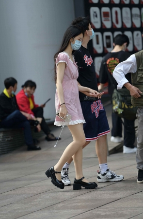 来往的行人-有街拍丝袜