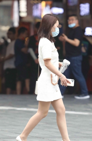 诱惑街拍肉丝shufu