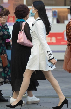 诱惑肉丝街拍高跟shaofu