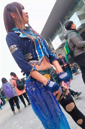 一脸清纯的cosplay二次元美少女