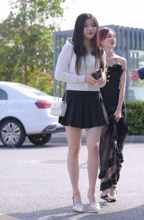 21413-3+123√美腿小仙女，洗澡水都是干净的 16P