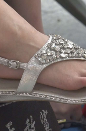 4K – 白净玉足MM [665 MB/MP4]