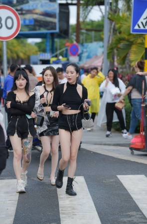 性感热裤，长腿美人