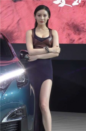 4k-各种特写白嫩美女车模