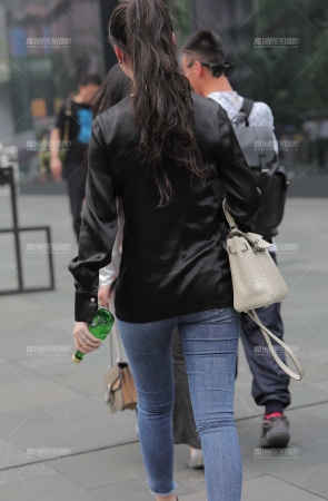 气质温柔的漂亮美眉 妥妥的女神级美女!