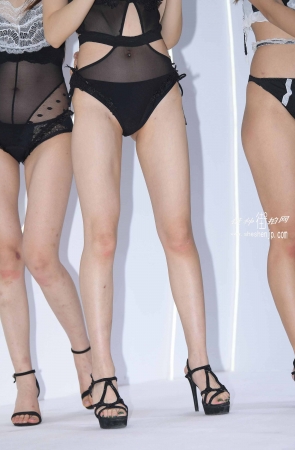 211030-15+64 /麻辣艳舞 7P