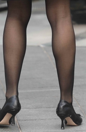 诱惑黑 丝高跟-13P