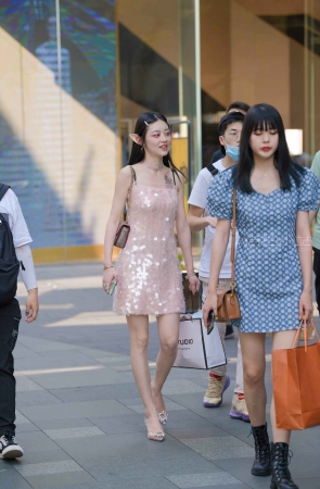 这妹子是阿凡达迷吗