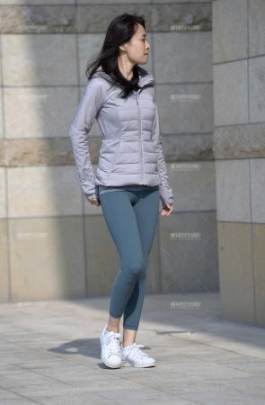 第1604篇苗条紧身美女