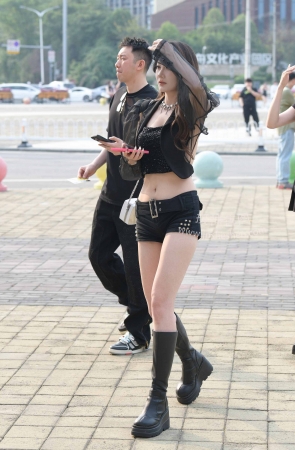 23623-39=76/大长腿，长靴，美背美女 12P