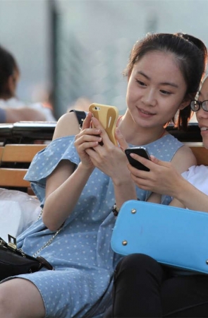 No180 嫩的出水的妹子脚白的出奇