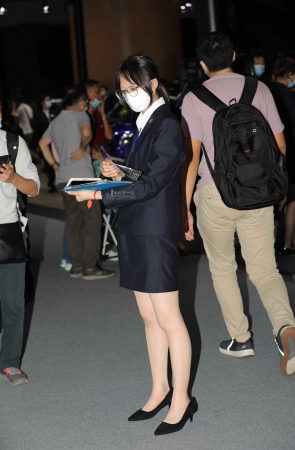 【街拍心灵】雷克萨斯销shou肉丝高跟街拍美腿