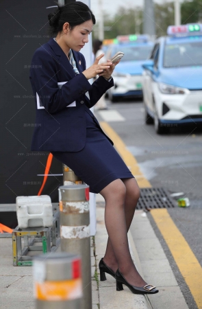 4K视频销售下班黑丝制服高跟轻熟韵味2分11秒图12P