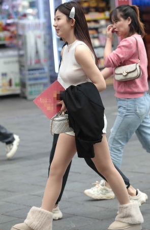 肉丝街拍少妇-16P